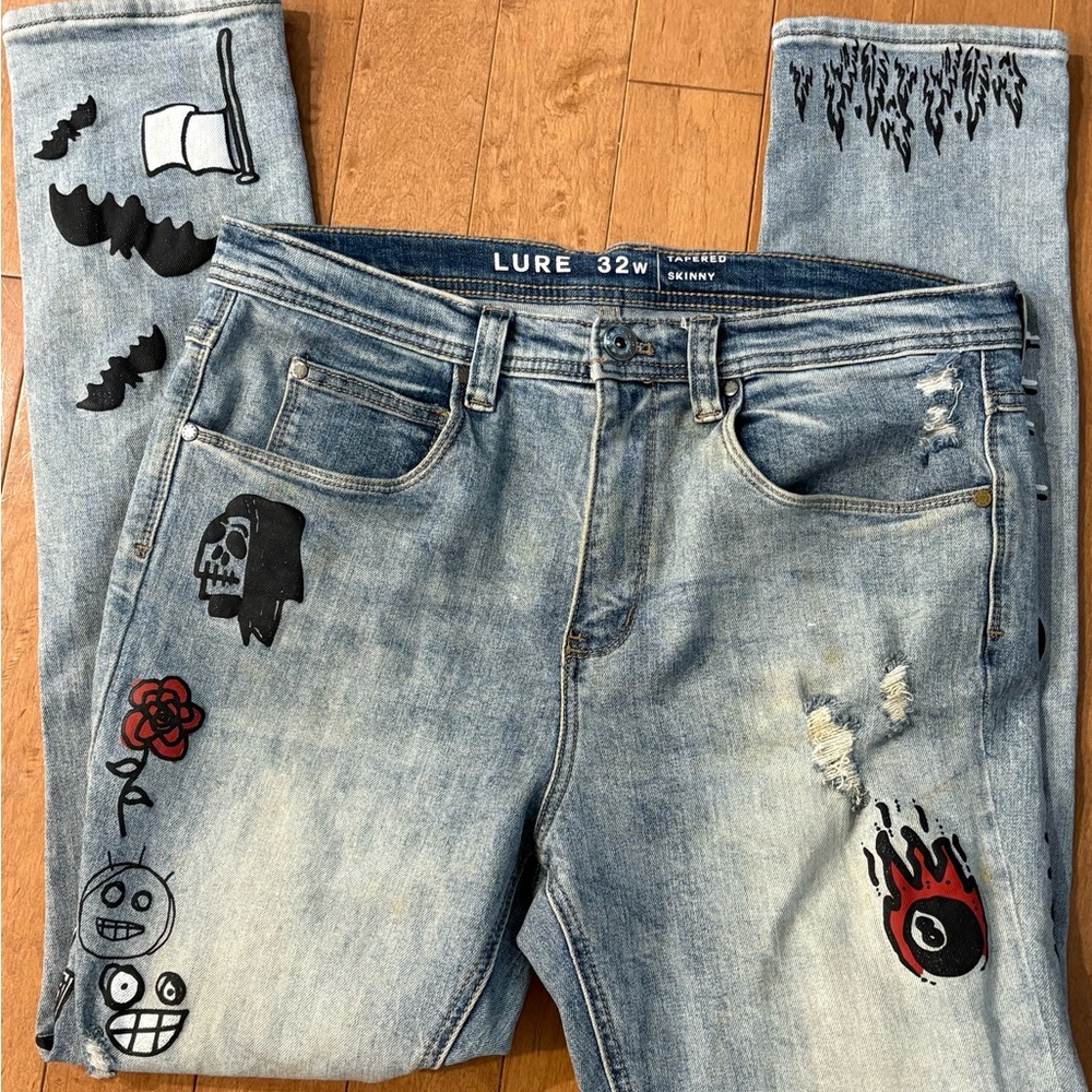 Graphic Tapered Skinny Jeans